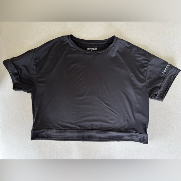 Superdry Tops - Superdry t-shirt oversized boxy cropped black short sleeves small S